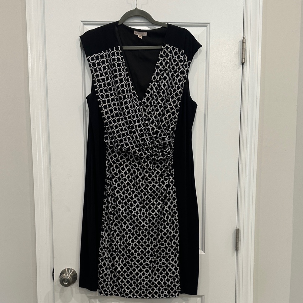 Black & White Printed Faux-Wrap Cap Sleeve Dress